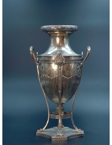 IMPOZANT VAS DECORATIV DIN ARGINT...