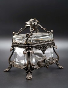 CASETĂ CU CAPAC BELLE ÉPOQUE