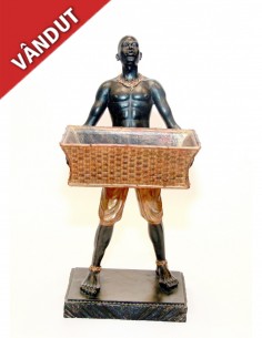 Statuie suport pentru cărți...