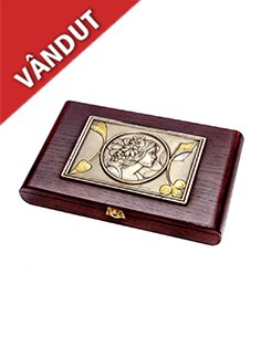 CASETĂ PENTRU BIJUTERII...