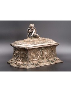 ELEGANTĂ CASETĂ PENTRU...