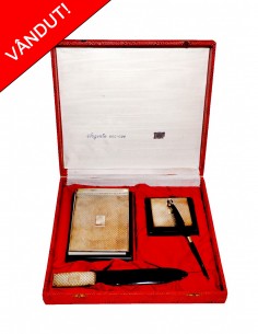 RAFINATĂ CASETĂ CU TREI...