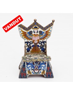 RECIPIENT ÎN FORMĂ DE SCAUN