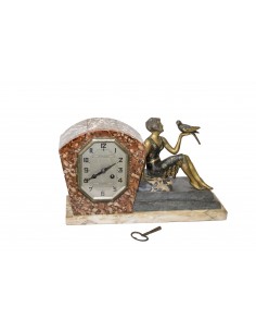 „DOAMNA CU PASĂRE ȘI CEAS"...