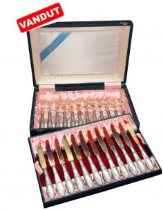 SERVICIU DE TACÂMURI DIN...